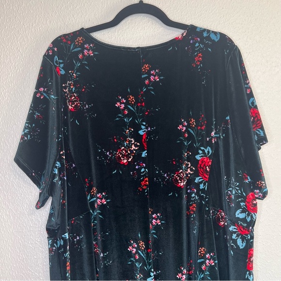 Torrid Mini Velvet Skater Dress Dark Green Floral V-Neck Plus Size 4X NEW - Picture 13 of 16